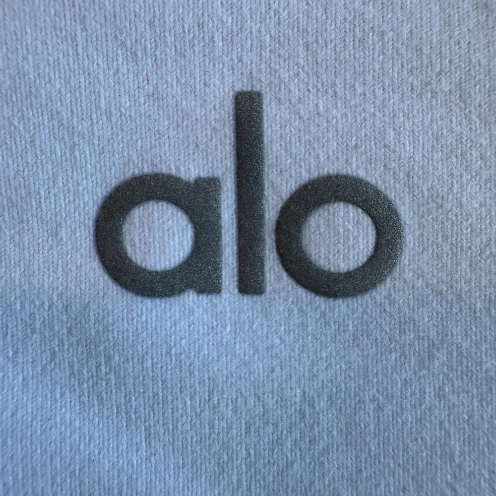 ALO Yoga High-Waist Airbrush Capri Leggings. White. Medium. NWT! - Picture 6 of 8